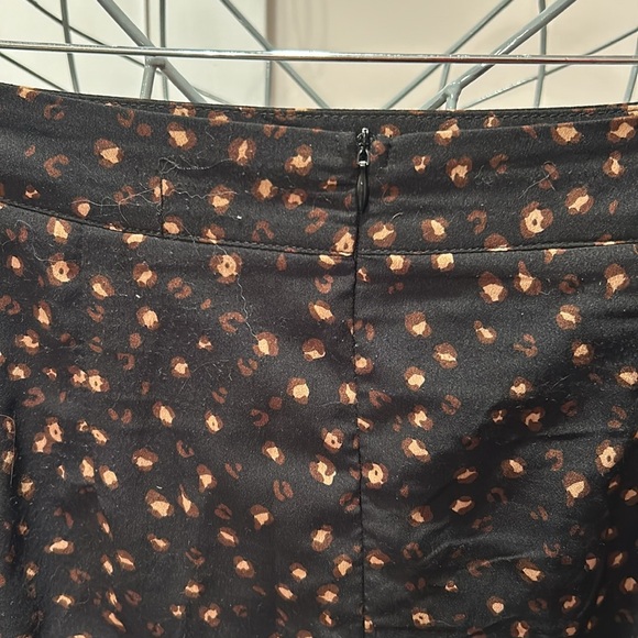 NWOT lovely soft skirt - Picture 4 of 5